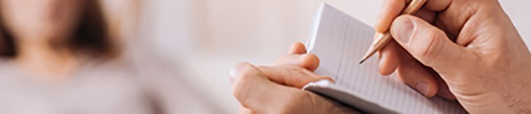 free online psychology tests, mypsychologytests.com, the picture shows the hands of an anxious person